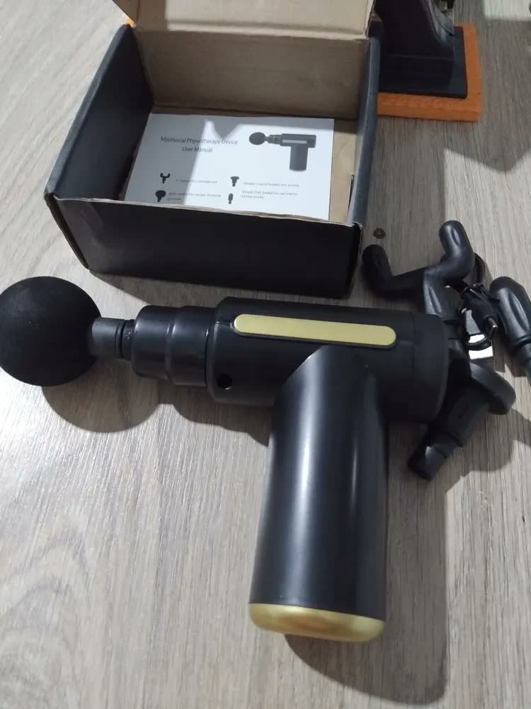 foto de Massageador Pistola Elétrica Profissional Muscular Portátil Aparelho Fisioterapia Liberação Corporal 6 Velocidades 4 Cabeças Recuperação Muscular Alivio Relaxamento - Remx Shop