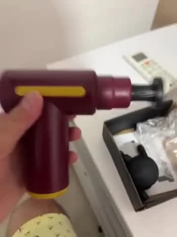 foto de Massageador Pistola Elétrica Profissional Muscular Portátil Aparelho Fisioterapia Liberação Corporal 6 Velocidades 4 Cabeças Recuperação Muscular Alivio Relaxamento - Remx Shop