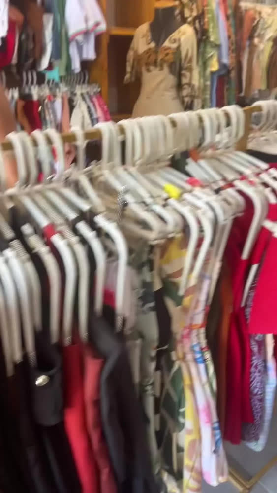 foto de Arara De Roupas Industrial Closet Lojas Cabideiro Dourado