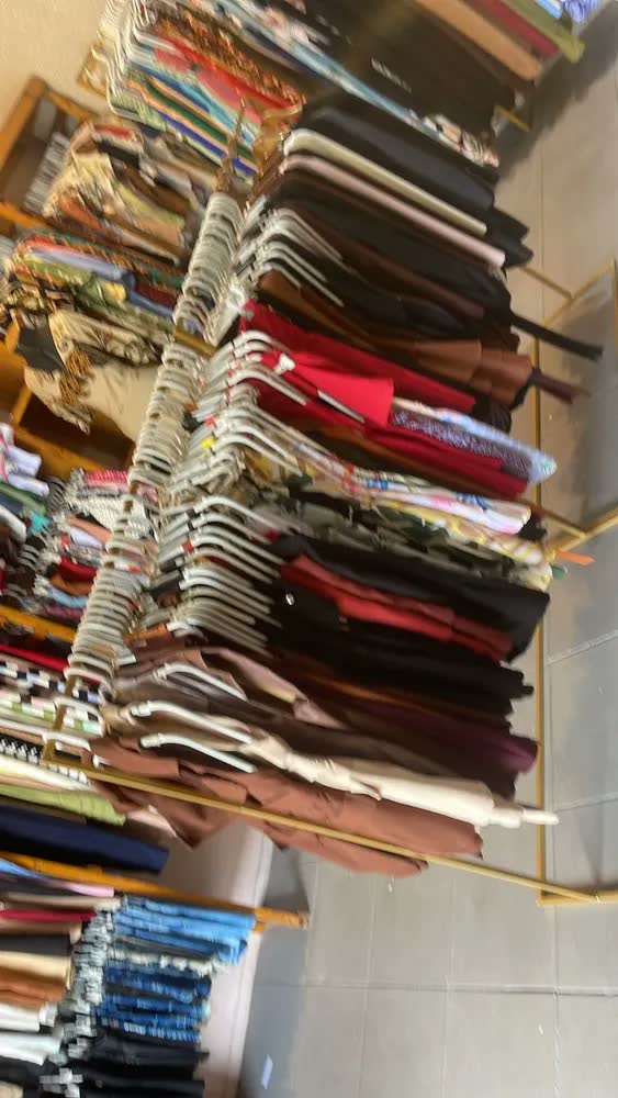 foto de Arara De Roupas Industrial Closet Lojas Cabideiro Dourado
