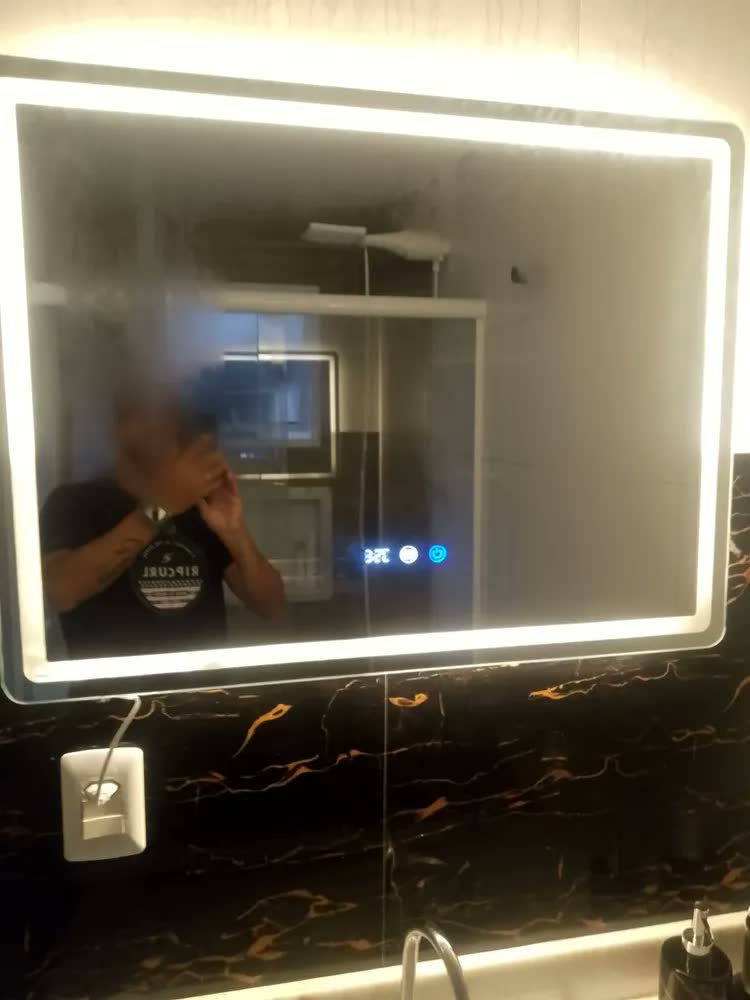 foto de Espelho Retangular de Parede com LED Touch 70x50 cm, Antiembaçante e 3 Cores de Luz Para Banheiro