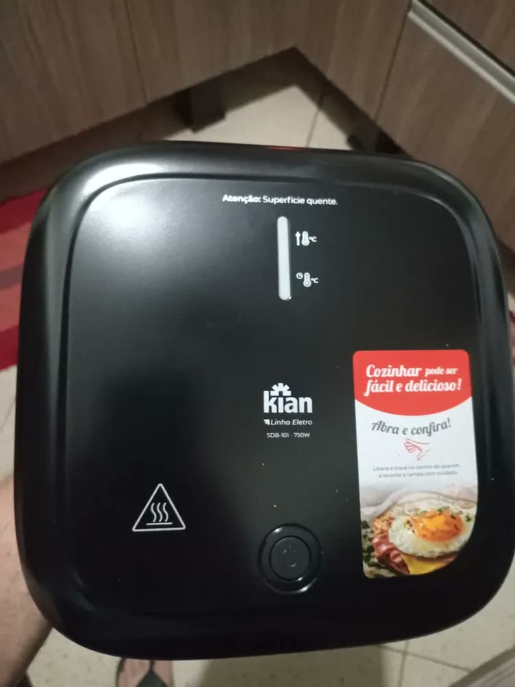 foto de Sanduicheira e Grill Kian Antiaderente 750W para 2 Sanduíches