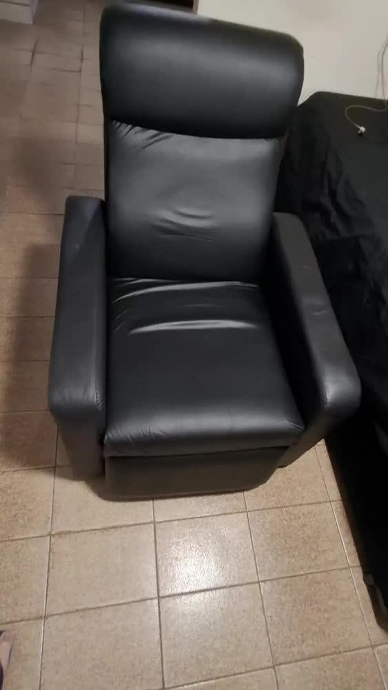 foto de Poltrona do Papai Para Sala Amamentação Retrátil Reclinável Clínicas Madrid Couro Casa Lanzzoni Bonan Cor Corino Preto