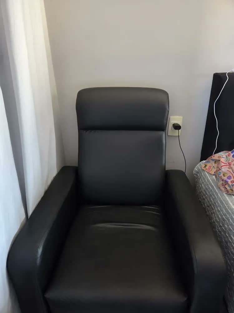 foto de Poltrona do Papai Para Sala Amamentação Retrátil Reclinável Clínicas Madrid Couro Casa Lanzzoni Bonan Cor Corino Preto