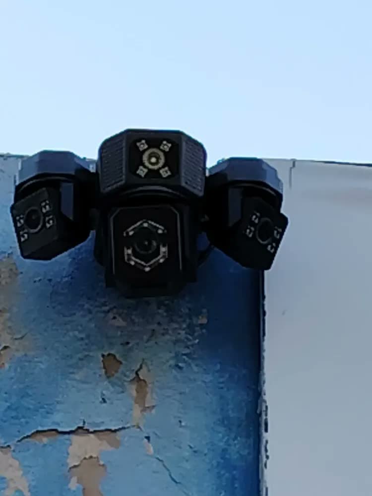 foto de Daoyee Câmera De Segurança Wifi Profissional 3 Lentes Preto 1080P