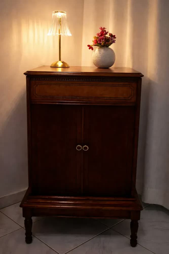 foto de Abajur Mesa Saia De Seda Com Barra Led Sensor Sem Fio 3 Cor Dourado 0