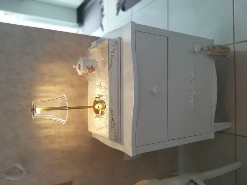 foto de Abajur Mesa Saia De Seda Com Barra Led Sensor Sem Fio 3 Cor Dourado 0