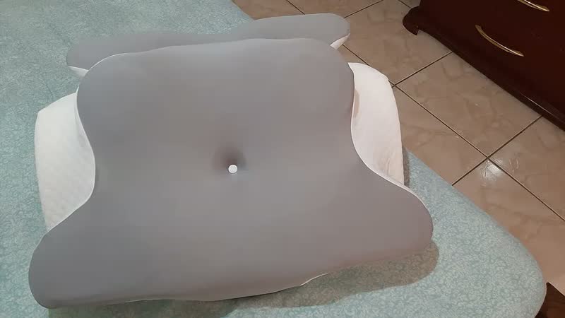 foto de Travesseiro Ortopedico E Cervical Confortavel Lado Borboleta Cinza-escuro