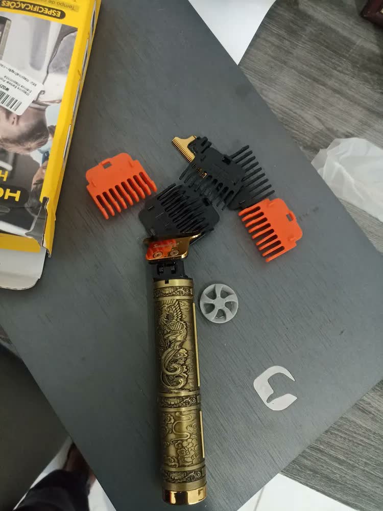 foto de Máquina Barbear Profissional Com Visor Elétrica Maquininha Dragão Dourado Recarregável Para Cabelo E Barba, Acabamento Hair Trimmer Preto E Dourado 127/220v