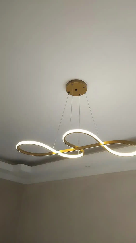 foto de VOLTIS - Luminária Pendente LED Moderna Bivolt 3 Cores de Luz em Um Brilho Regulável Ideal para Sala de Estar e Cozinha