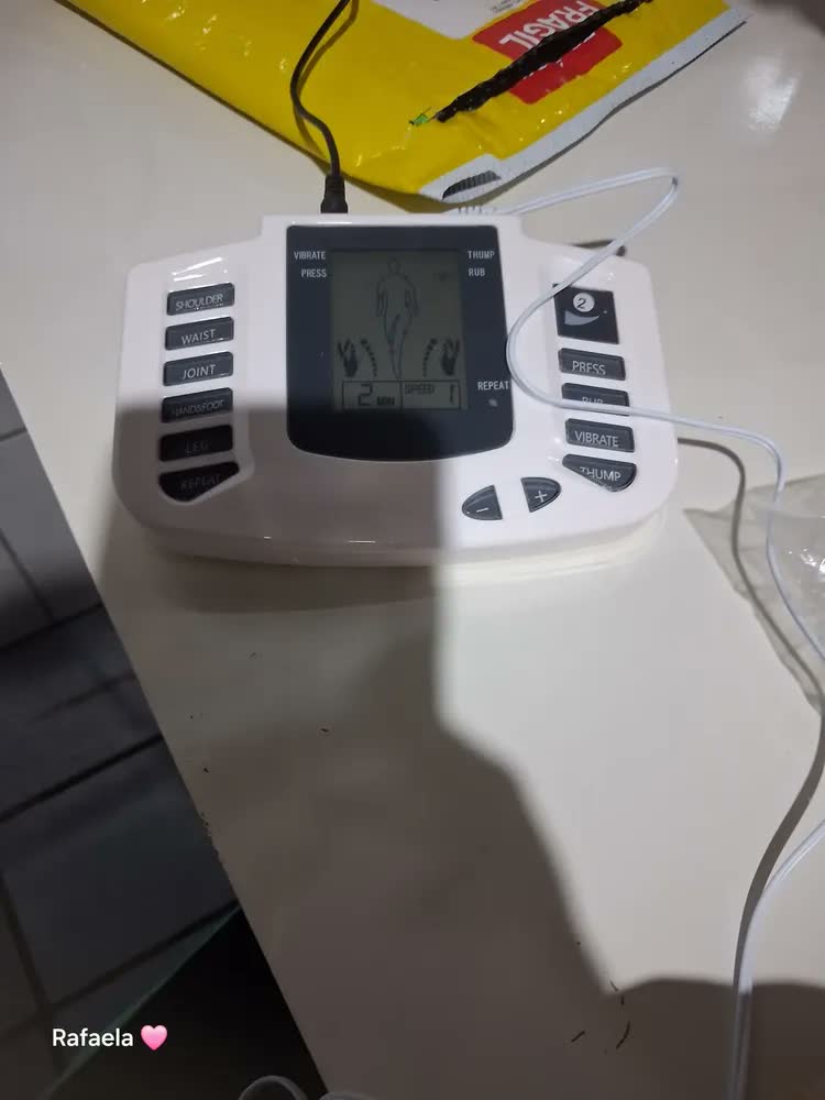 foto de Aparelho Estimulador Muscular Elétrico Portátil DOK para Fisioterapia e Relaxamento com Eletrodos