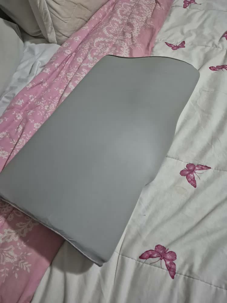 foto de BETWO Travesseiro Ortopédico Cervical Borboleta 2 em 1, Espuma de Memória Viscoelástica, Ergonômico com Rolo de Pescoço, Suporte Cervical para Dormir de Lado, Costas e Alívio da Pressão e Capa Lavável