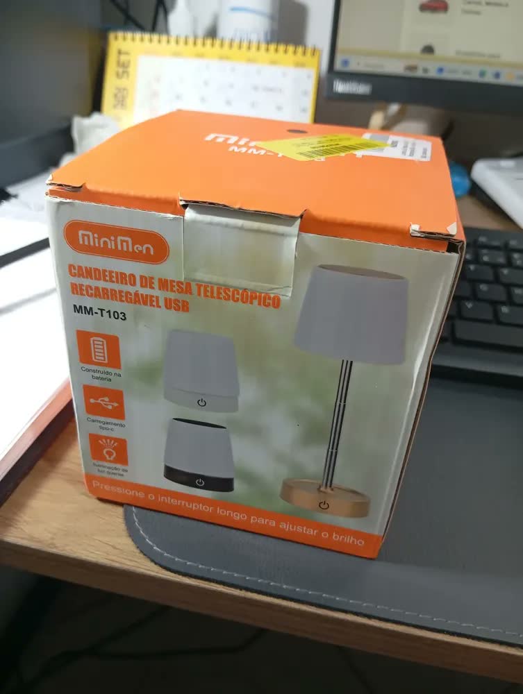 foto de Luminária de Mesa LED Touch Recarregável USB-C Sem Fio Dimerizável Luz Quente Haste Retrátil Ajustável Abajur Portátil para Quarto Cabeceira Leitura Estudo Escritório Base Branca Exclusivo Relógios