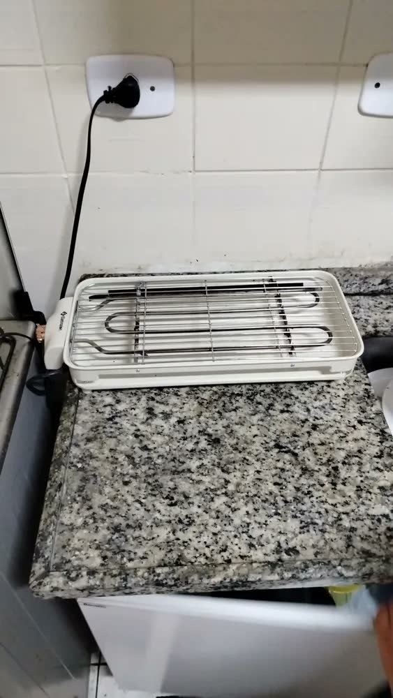 foto de Churrasqueira Eletrica Para Bancada com pe Grill ELT-5720 Sem fumaça Para Apartamento Eletrozon Bege