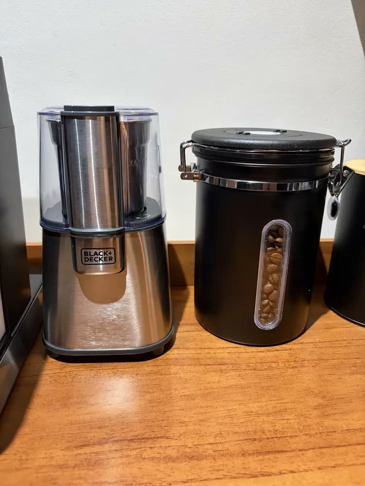 foto de Pote Hermético Para Café Em Grãos Válvula E Com Janela Transparente Colher 1,8l Preto