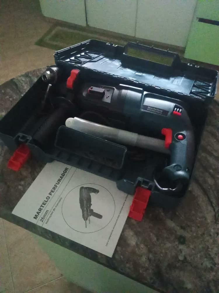 foto de Martelete Perfurador Rompedor Profissional 26mm 1300w Sds Frequência 60 Perfurador Demolidor 3 em 1 Potente para Concreto Parede Obra com Maleta e Acessórios 110v Cor Azul Marca Horiz