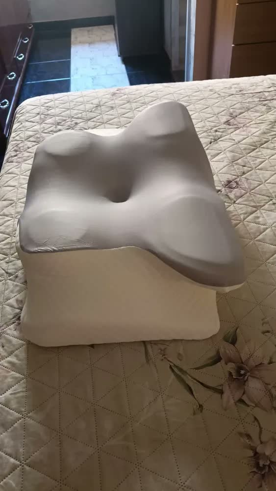 foto de Pluma Negra Travesseiro Cervical Ortopédico Ergonômico para Alívio de Dores no Pescoço, Ombros e Coluna, Espuma Viscoelástica, Suporte Cervical, para Dormir de Lado, Costas e Barriga Confortável,Cinza