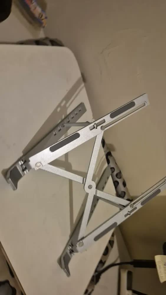 foto de Suporte Para Notebook e Macbook Dobrável Ajustavel Antiderrapante Resistente Prateado 6 Posiçoes Woosh