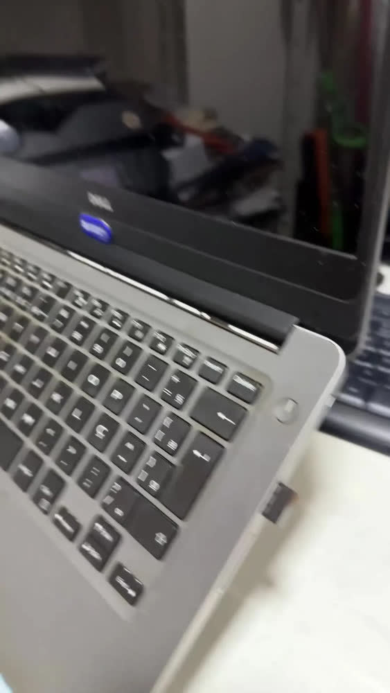 foto de Suporte Para Notebook e Macbook Dobrável Ajustavel Antiderrapante Resistente Prateado 6 Posiçoes Woosh