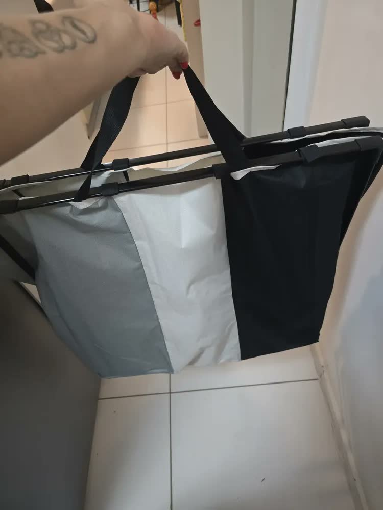 foto de Cesto Organizador De Roupas Sujas Dobrável 3 Divisórias Banheiro Lavanderia Branca Colorida Preta Poliéster Liso Marca Topy Home