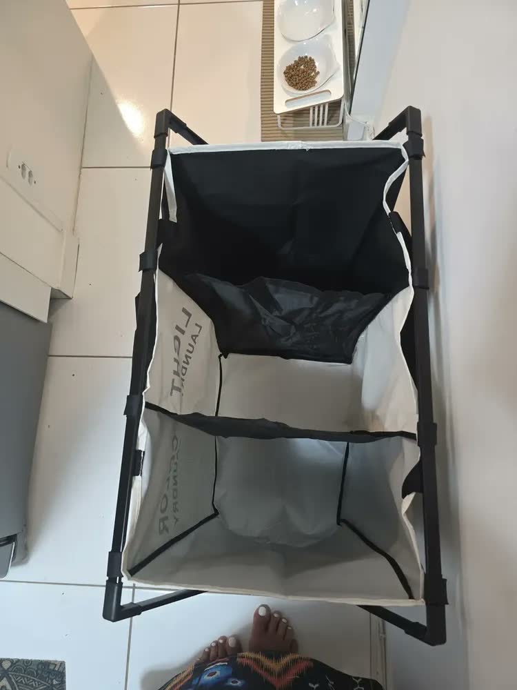 foto de Cesto Organizador De Roupas Sujas Dobrável 3 Divisórias Banheiro Lavanderia Branca Colorida Preta Poliéster Liso Marca Topy Home
