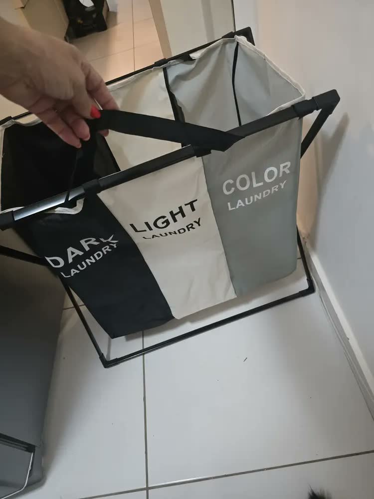 foto de Cesto Organizador De Roupas Sujas Dobrável 3 Divisórias Banheiro Lavanderia Branca Colorida Preta Poliéster Liso Marca Topy Home
