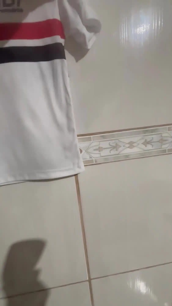 foto de Passadeira A Vapor Portátil 1500W Aquecimento Rápido 20S Para Vários Tecidos Chiyumc Ferro Vaporizador Vertical De Mão,Removedor De Rugas,Higienizador Limpeza,Tira Pelos,Ideal Para Viagens E Para Casa