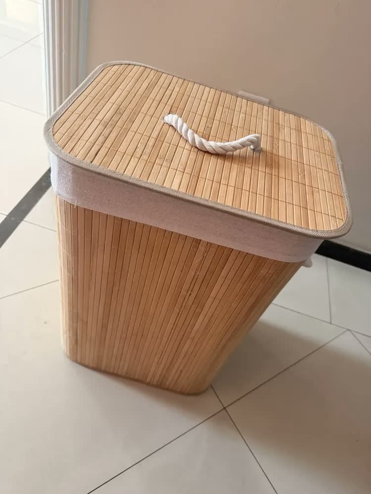 foto de Cesto de Roupa Suja em Bambu 70L, Quadrado, Com Tampa e Alças – Betolar