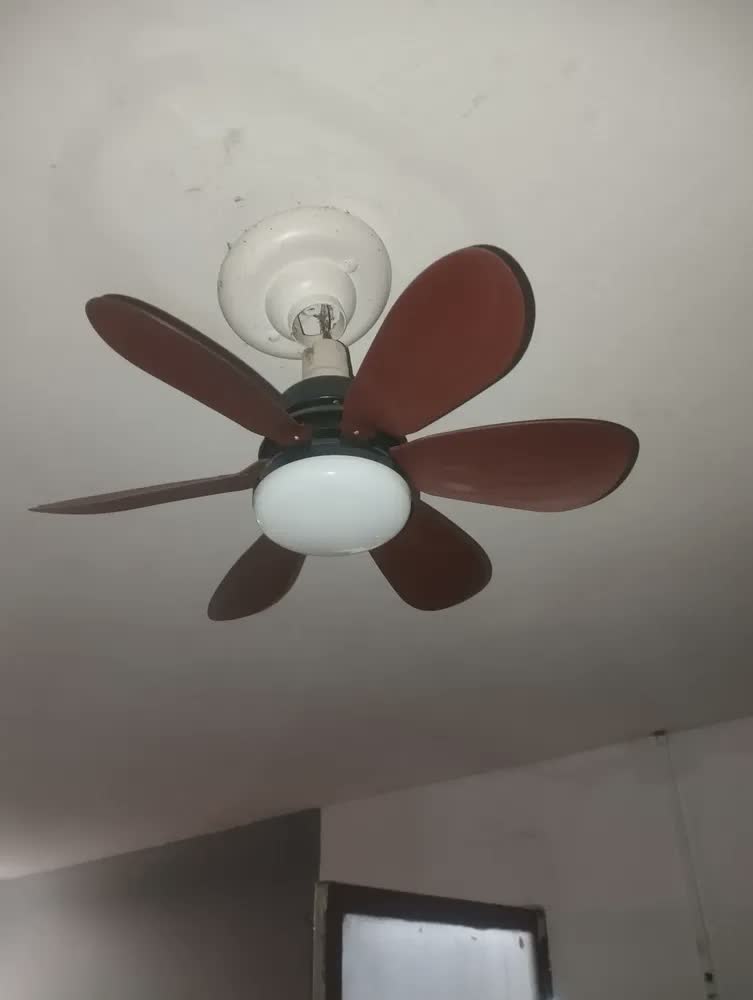 foto de Luz Do Ventilador Do Teto , Com Luz Led E Controle Remoto, Suporte Para Lâmpadas E27, 6 Folhas, 3 Velocidades Do Vento, 42cm ，folha marrom ，