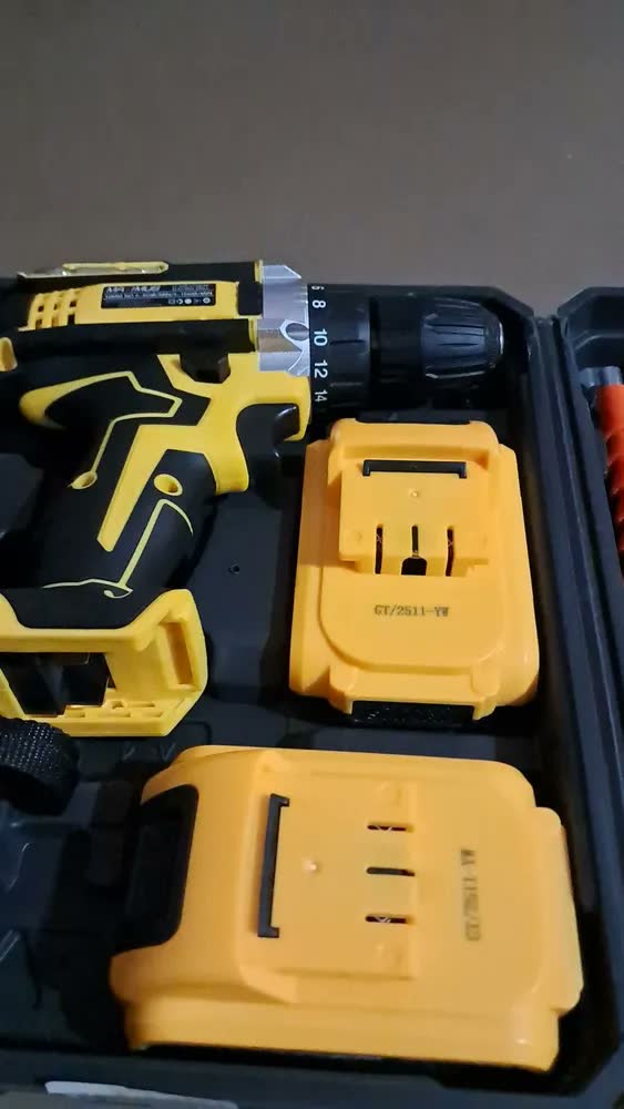 foto de Parafusadeira Furadeira Impacto Sem Fio 2 Baterias 48V Profissional Bivolt Maleta Kit Completo Acessórios LED Eixo Flexível Torque Ajustável Velocidade Variável Reversível Mandril 10mm Brocas Hardline