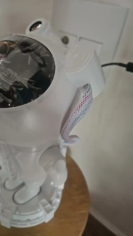 foto de Luminária Projetor Astronauta Galáxia Estrelas Lua LED Bluetooth Caixa de Som Integrada Controle Remoto 360° Luz Noturna Abajur de Mesa para Quarto Sala Decoração Presente Rezzet