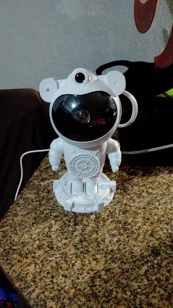 foto de Luminária Projetor Astronauta Galáxia Estrelas Lua LED Bluetooth Caixa de Som Integrada Controle Remoto 360° Luz Noturna Abajur de Mesa para Quarto Sala Decoração Presente Rezzet
