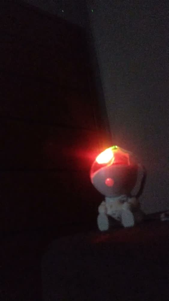 foto de Luminária Astronauta Led Nebulosa Projetor Galáxia Estrelas Abajur Quarto Infantil Luz Noturna Teto Parede Controle Remoto 360° Decoração Espacial Pequeno Commlite