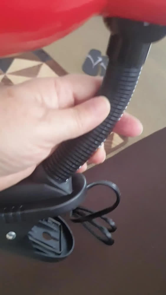 foto de Luminária Abajur Haste Flexível Mesa Escritorio Quarto Garra Clip Vermelha Bivolt