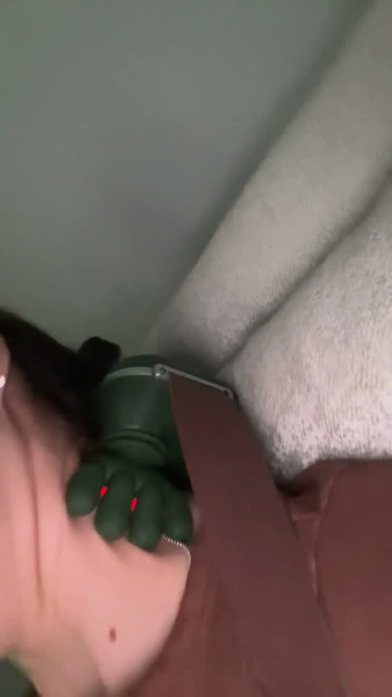 foto de Massageador Cervical Elétrico 3D Pescoço Ombros Aquecimento Recarregavel Sem Fio Massagem Profunda Relaxante Calor Mãozinha Marca Landara